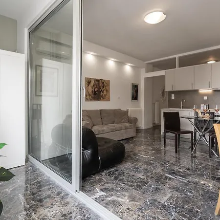 Elegant - Apartment