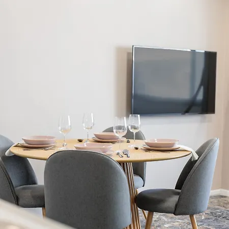 Apartment Elegant - *
